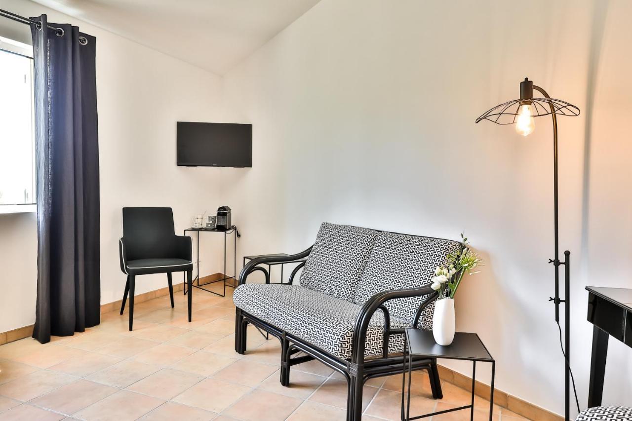 Quintessence Provence Bed & Breakfast กูต์ ภายนอก รูปภาพ